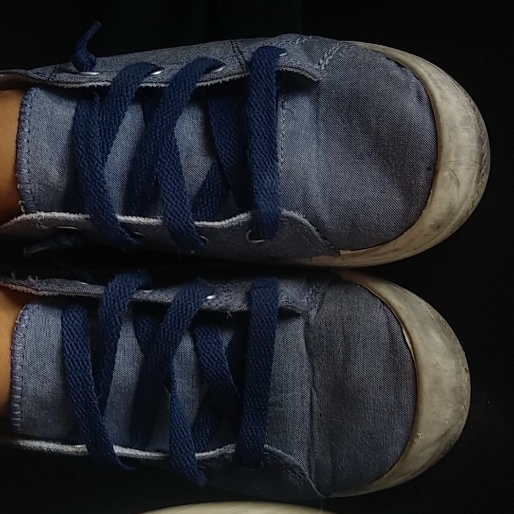Blue flat top shoes